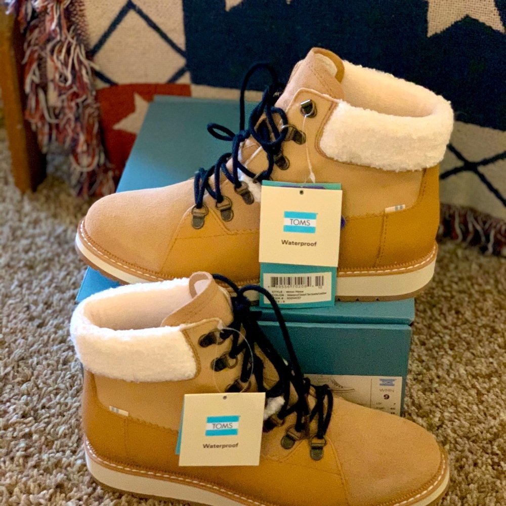 Toms Mesa Boots- Waterproof